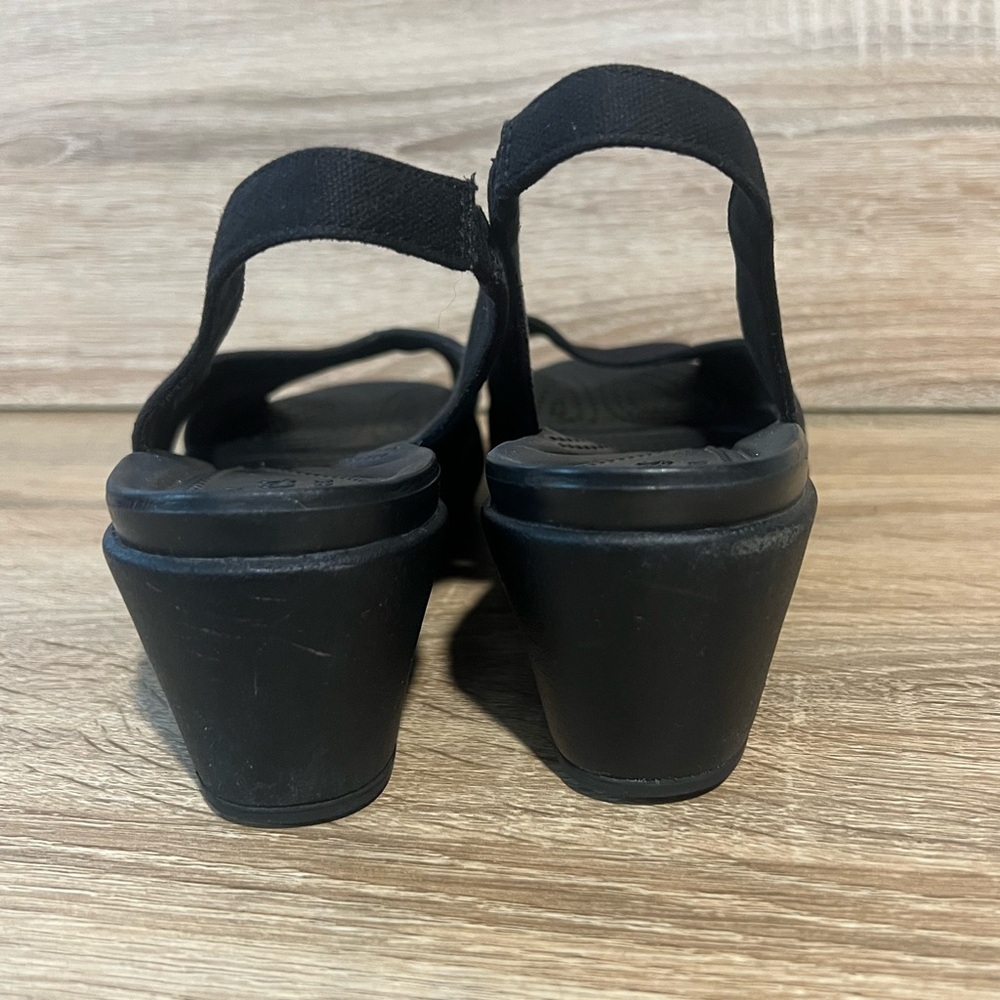 Crocs Leigh Ann Black Slingback Wedge heels Sandals Women’s size 9 comfort shoes - Picture 7 of 10